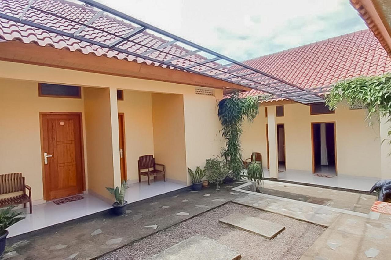 Hotel Reddoorz Syariah Near Tugu Lampu Gentur Cianjur Exterior foto